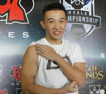 主播打女友被拘留 死亡宣告是谁 李威俊个人资料