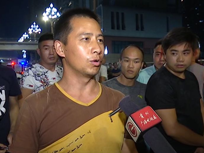 玛莎拉蒂撞中巴车具体原因及经过 现场令人触目惊心
