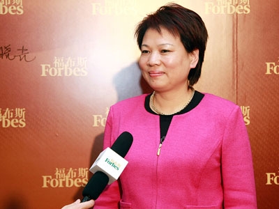 浙江女首富陷危机怎么回事 浙江女首富是谁 周晓光个人简历