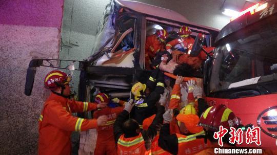 广西隧道大巴车祸原因及经过 遭遇车祸怎么办?