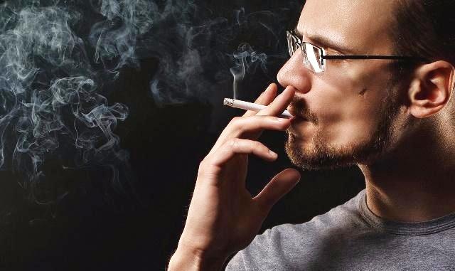 过度吸烟或致失明怎么回事 原来真相竟是这样!