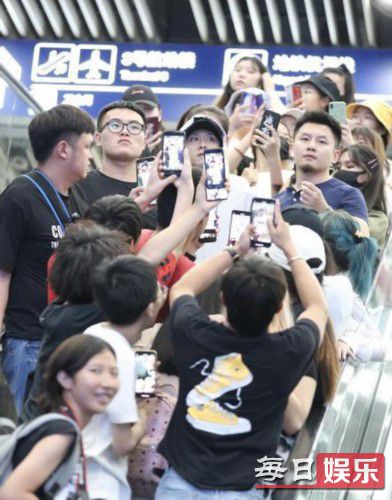 张一山被围堵表情引网友吐槽 张一山出演过哪些影视作品?