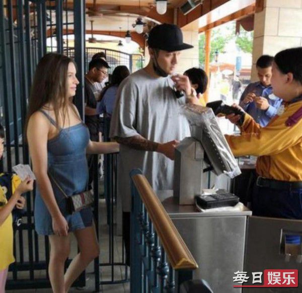 蒋劲夫承认恋情曝光 蒋劲夫的前任女友是谁?