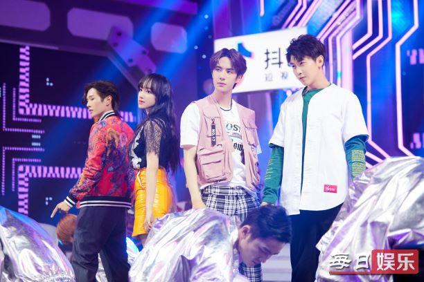 王一博父母是做什么的 王一博家境怎么样?