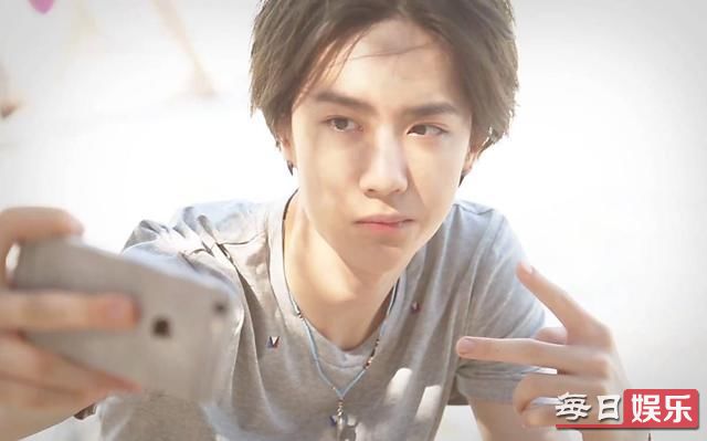 王一博父母是做什么的 王一博家境怎么样?