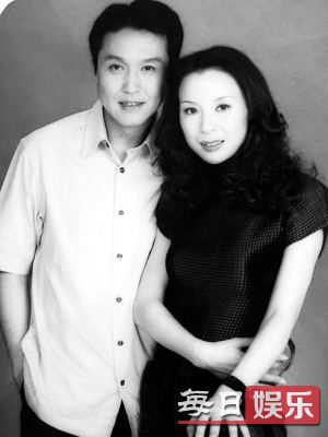 吴刚的老婆是谁 吴刚和岳秀清是怎么认识的?