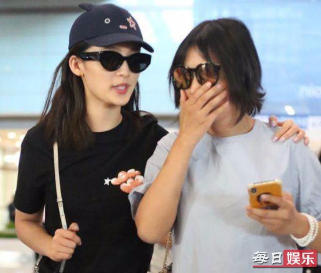 李沁父母是做什么的 李沁的家境如何?