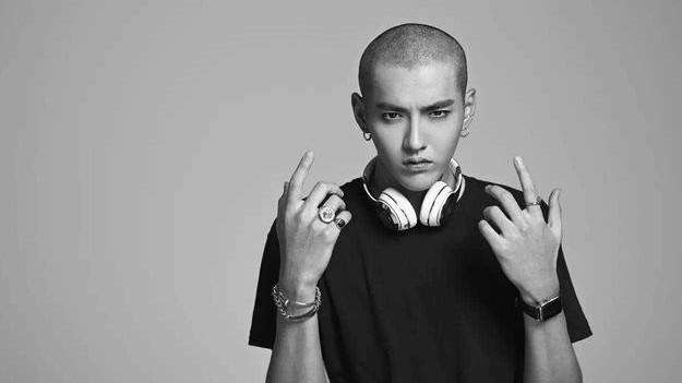 胡歌剪寸头照片曝光 盘点娱乐圈里剪过寸头的男明星