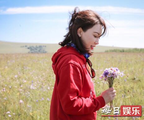 �������Ӿ��ĸ���ÿ�